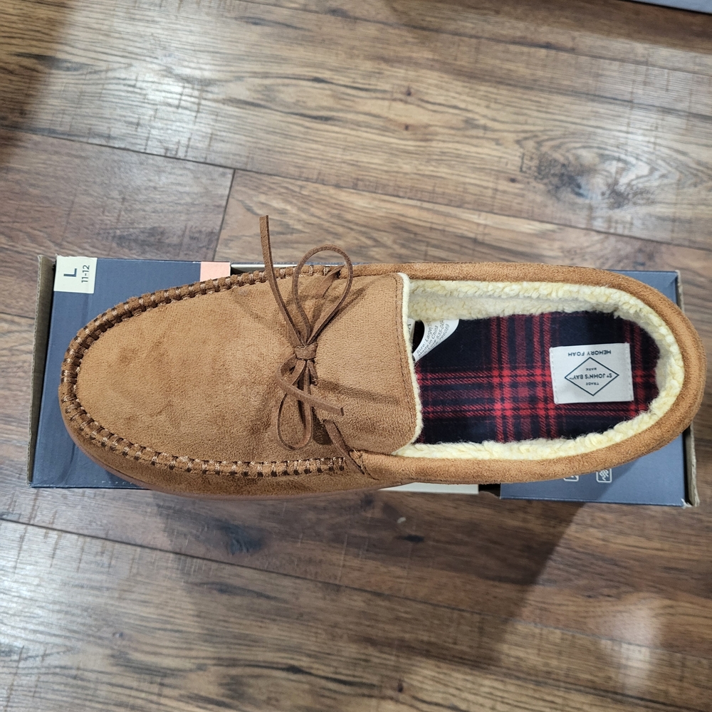 St. John's Bay Tan Memory foam slippers